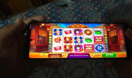 Slot tradisional dan slot payline inovatif menawarkan pengalaman bermain yang berbeda bagi para penjudi. Slot tradisional cenderung sederhana